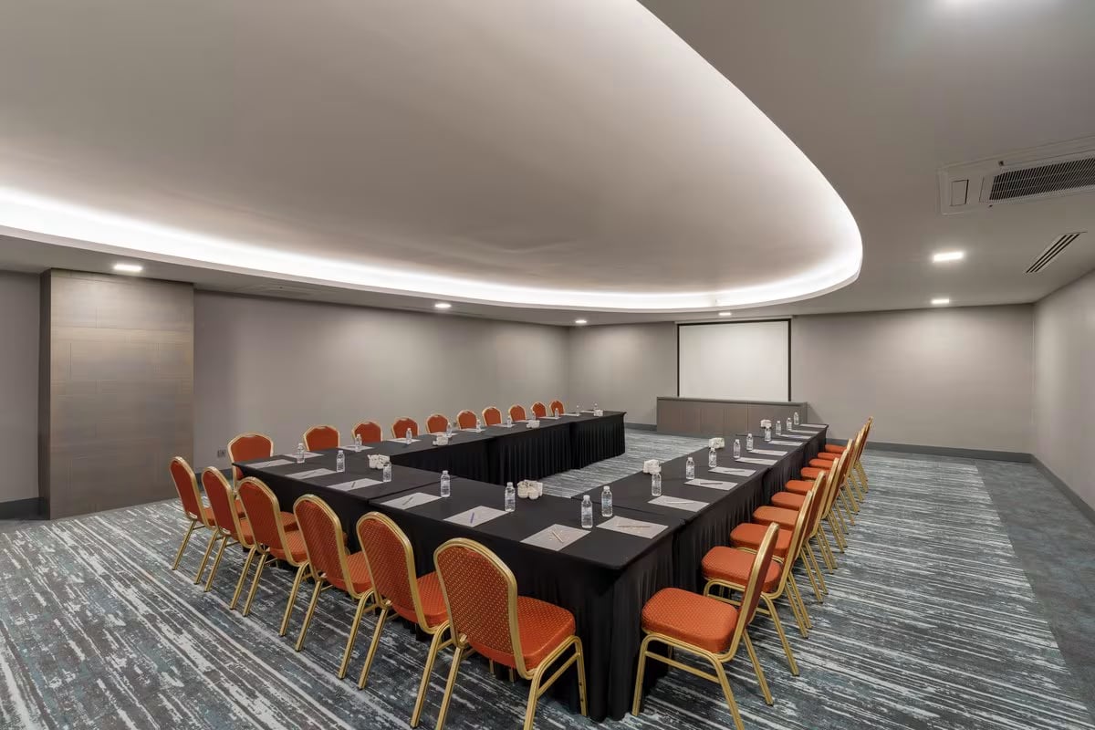 Meeting room - image 2