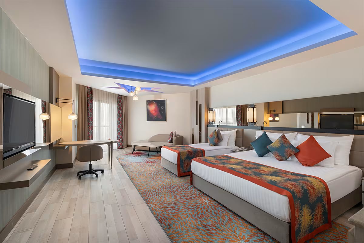 Rooms & Suites