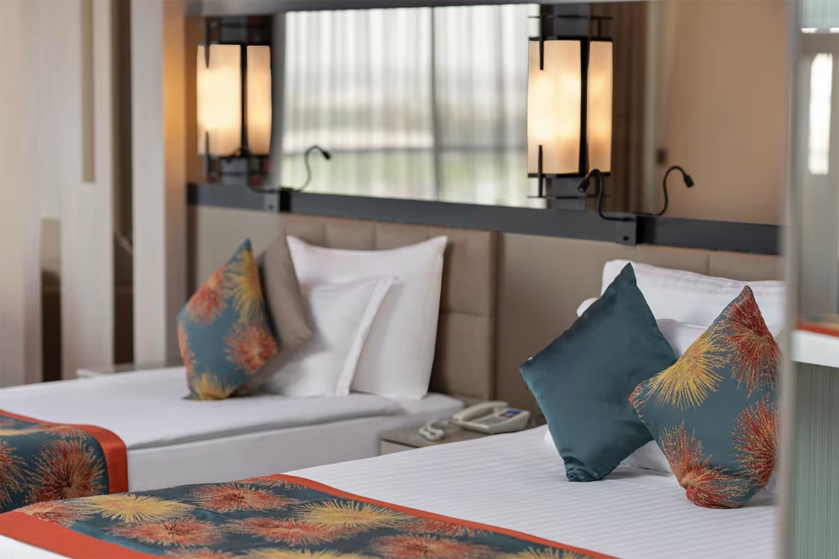 Rooms & Suites