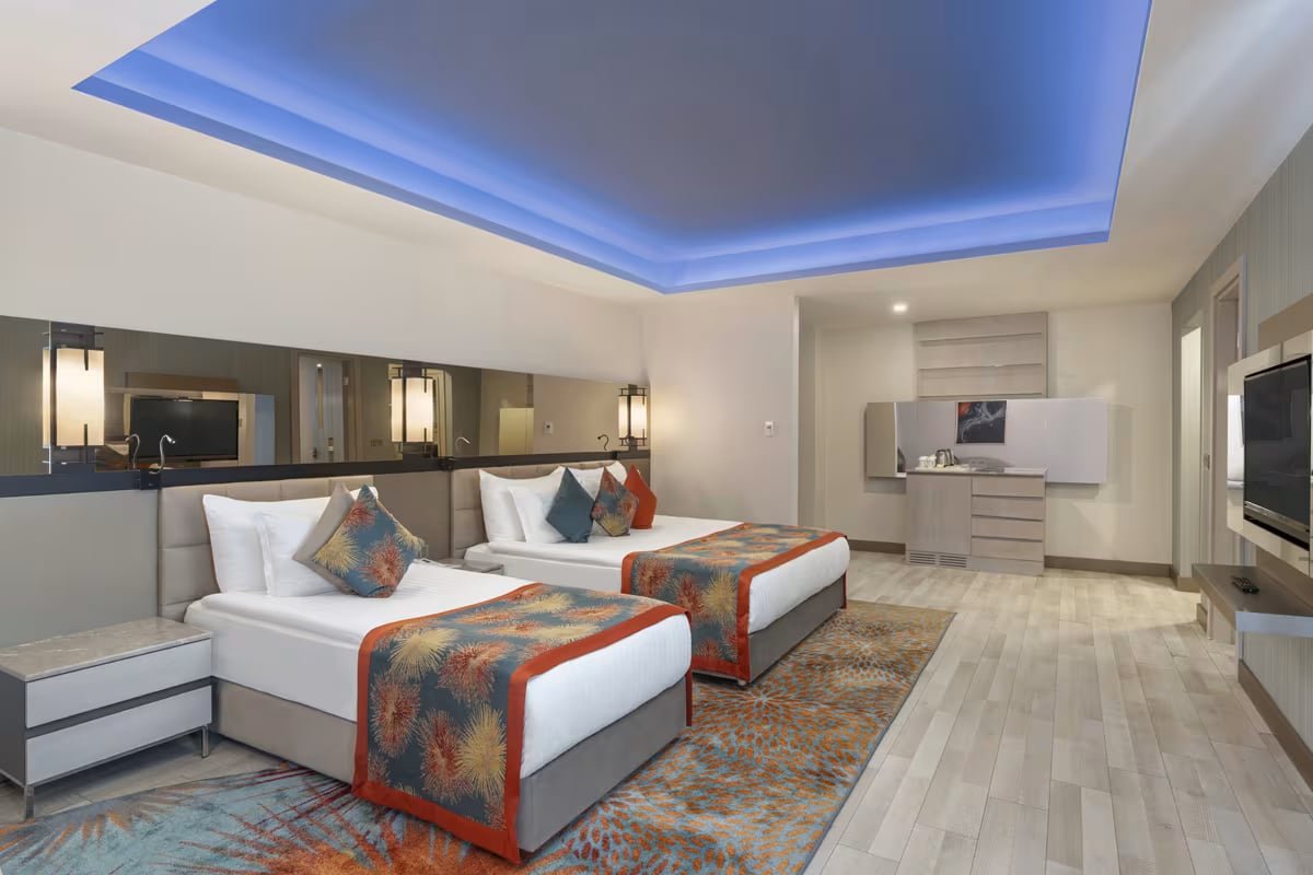 Rooms & Suites