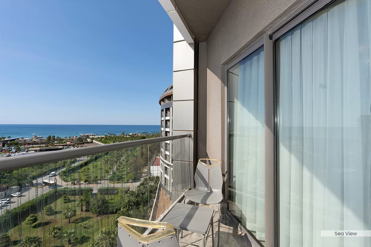 Rooms & Suites