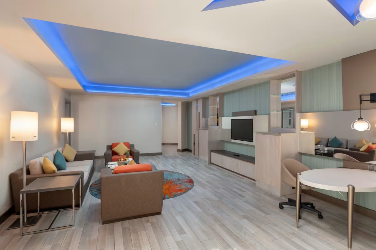 Rooms & Suites