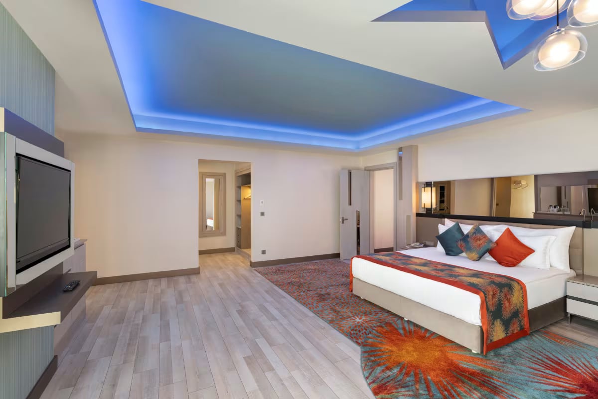 Rooms & Suites