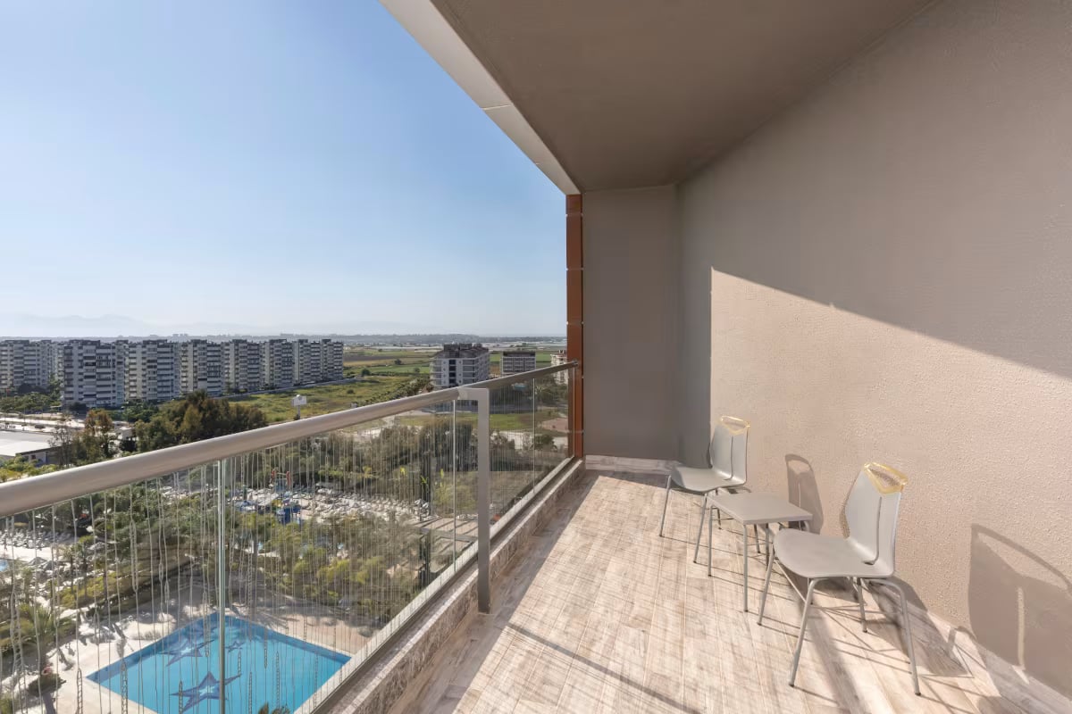 Rooms & Suites